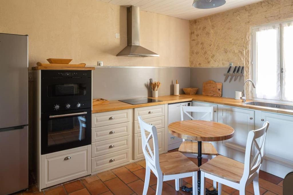 Mas Provencal De 120M2 En Camargue, Avec Piscine Et Parking Inclus, Ideal Pour Des Vacances Арл Екстериор снимка